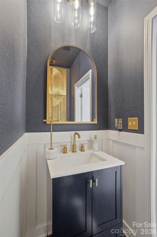 226 Harpers Run Lane, Matthews, NC 28104