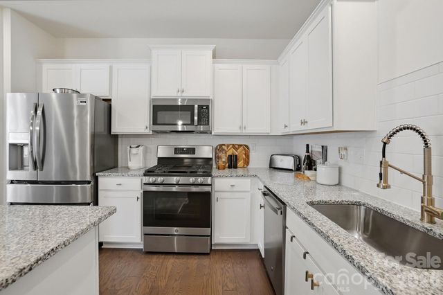 226 Harpers Run Lane, Matthews, NC 28104