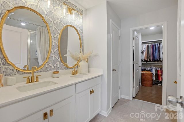 226 Harpers Run Lane, Matthews, NC 28104