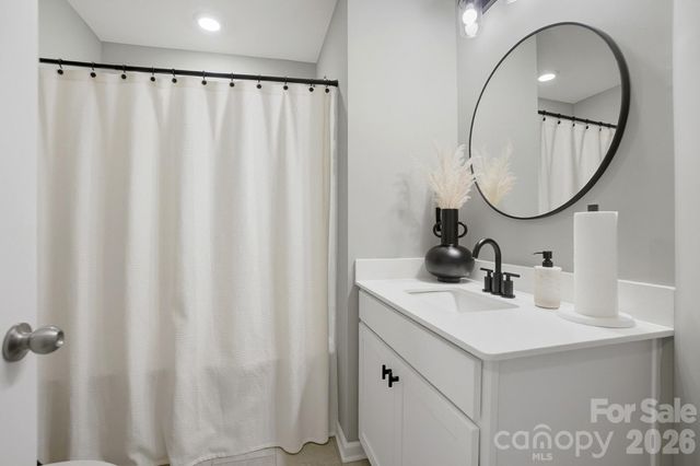 226 Harpers Run Lane, Matthews, NC 28104