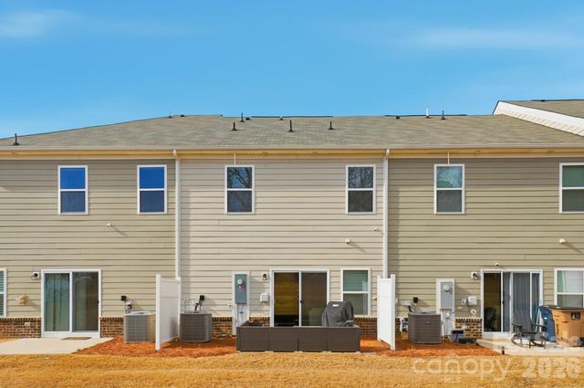 226 Harpers Run Lane, Matthews, NC 28104