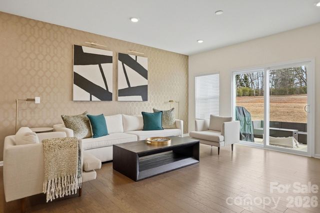 226 Harpers Run Lane, Matthews, NC 28104