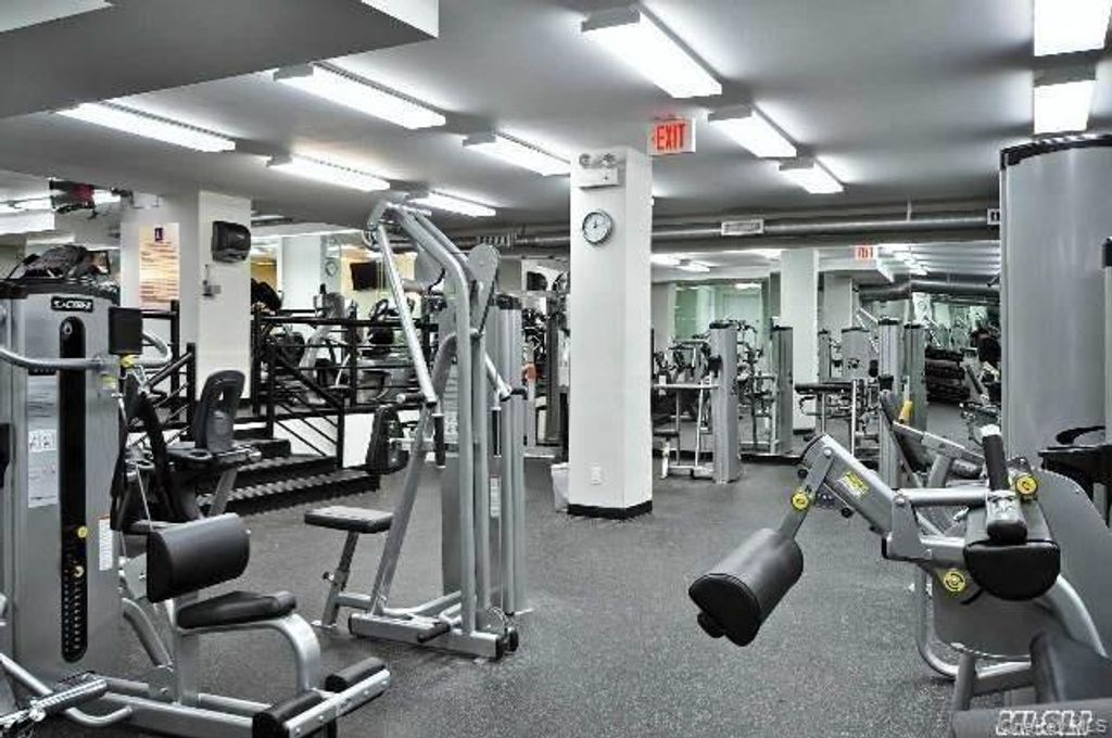 18-05 215th Street 4C, Bayside, NY 11360 — photo 4