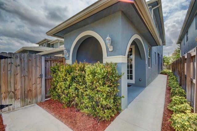 1135 NE 3rd Avenue, Fort Lauderdale, FL 33304