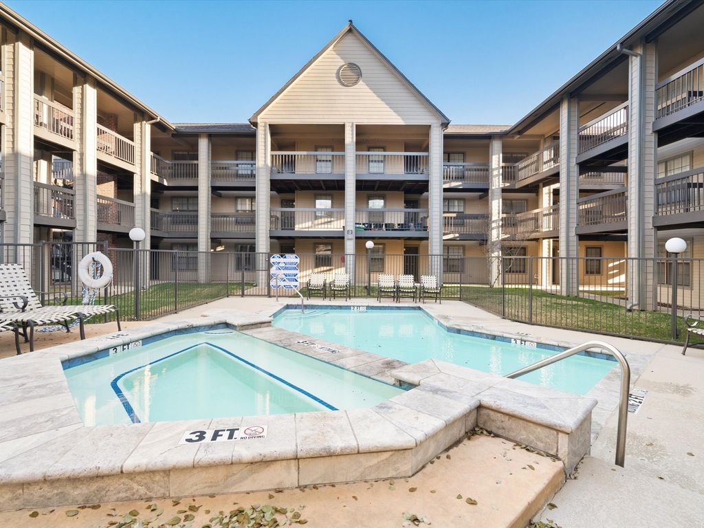 218 N Texas Boulevard 316, Denton, TX 76201