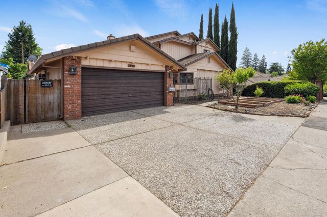8518 Rolling Green Way, Fair Oaks, CA 95628