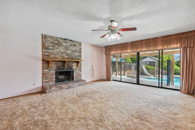 8518 Rolling Green Way, Fair Oaks, CA 95628