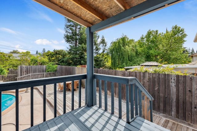 8518 Rolling Green Way, Fair Oaks, CA 95628