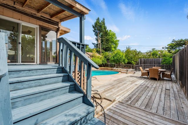 8518 Rolling Green Way, Fair Oaks, CA 95628