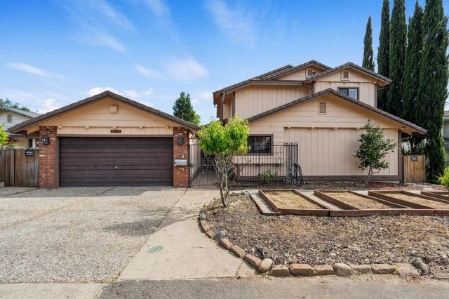 8518 Rolling Green Way, Fair Oaks, CA 95628