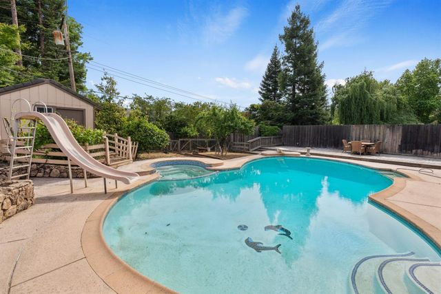 8518 Rolling Green Way, Fair Oaks, CA 95628