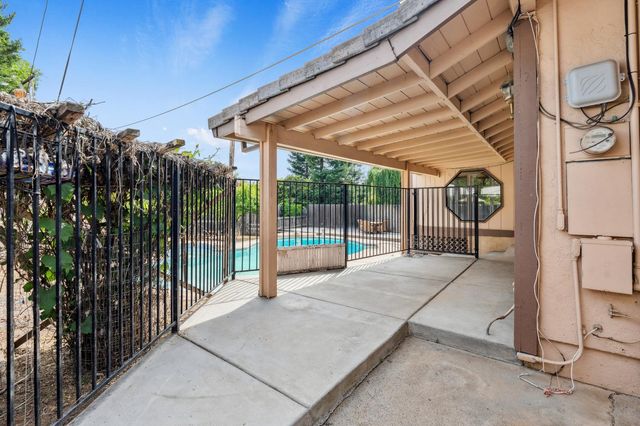 8518 Rolling Green Way, Fair Oaks, CA 95628