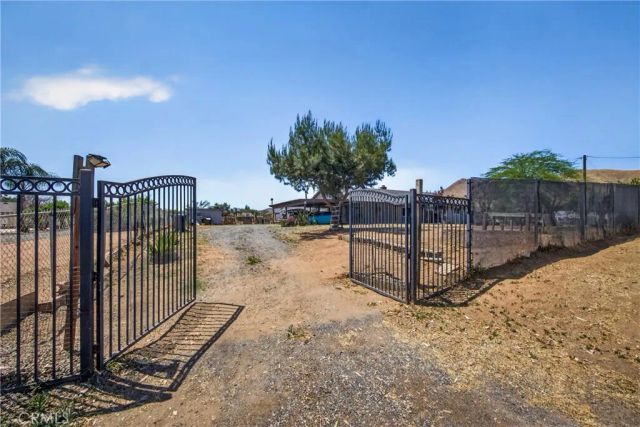 21401 Ellis, Perris, CA 92570