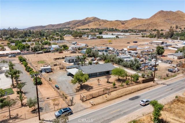 21401 Ellis, Perris, CA 92570