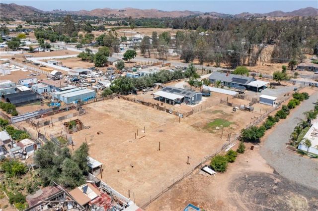 21401 Ellis, Perris, CA 92570