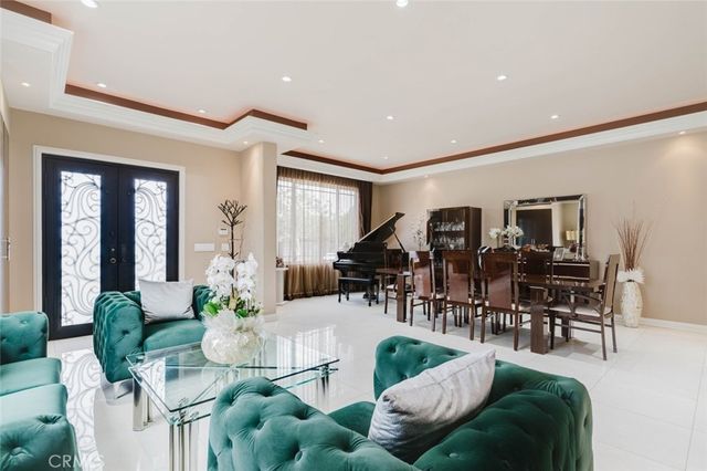 6620 Costello Avenue, Van Nuys, CA 91405