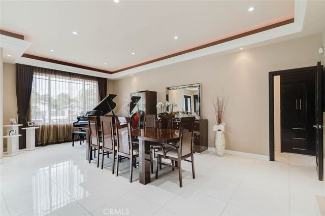 6620 Costello Avenue, Van Nuys, CA 91405