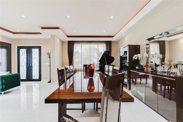 6620 Costello Avenue, Van Nuys, CA 91405