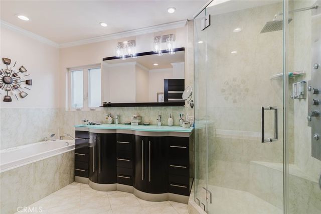 6620 Costello Avenue, Van Nuys, CA 91405