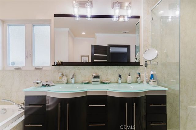 6620 Costello Avenue, Van Nuys, CA 91405