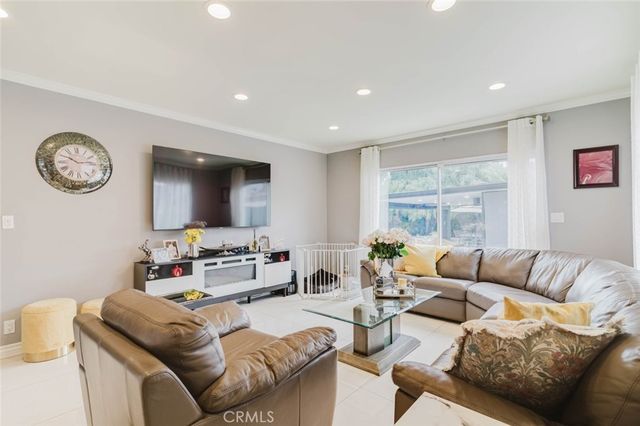 6620 Costello Avenue, Van Nuys, CA 91405