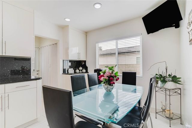 6620 Costello Avenue, Van Nuys, CA 91405