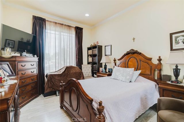 6620 Costello Avenue, Van Nuys, CA 91405