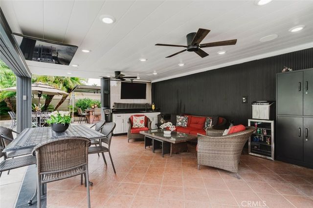 6620 Costello Avenue, Van Nuys, CA 91405