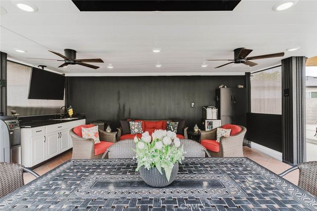 6620 Costello Avenue, Van Nuys, CA 91405