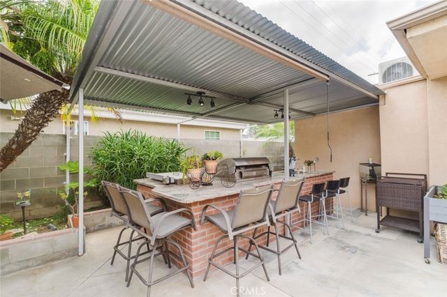 6620 Costello Avenue, Van Nuys, CA 91405