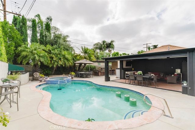 6620 Costello Avenue, Van Nuys, CA 91405