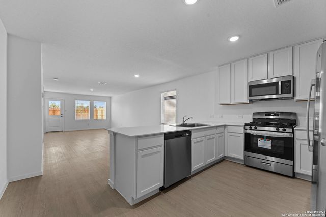 7318 Brownleaf Dr, San Antonio, TX 78227