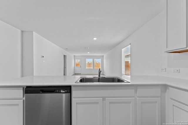 7318 Brownleaf Dr, San Antonio, TX 78227