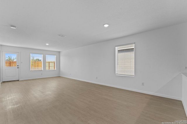 7318 Brownleaf Dr, San Antonio, TX 78227