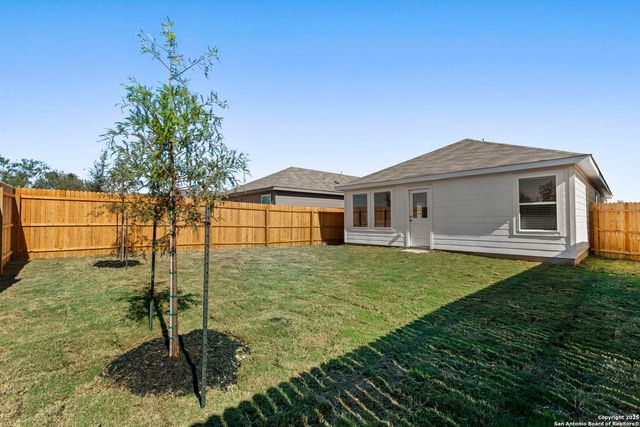 7318 Brownleaf Dr, San Antonio, TX 78227