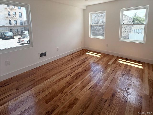 342 E 234th Street E 1, Bronx, NY 10470