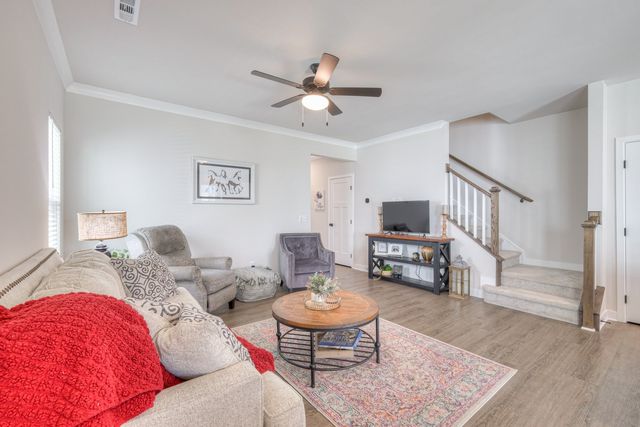 2013 Walnut Ln, Gallatin, TN 37066