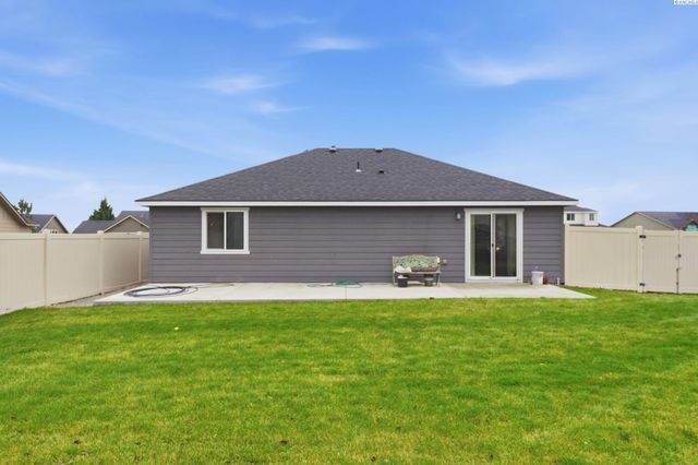 6101 Turf Paradise Dr., Pasco, WA 99301