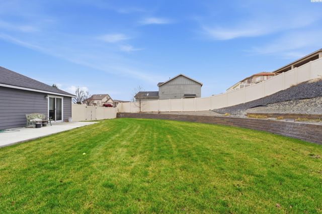 6101 Turf Paradise Dr., Pasco, WA 99301