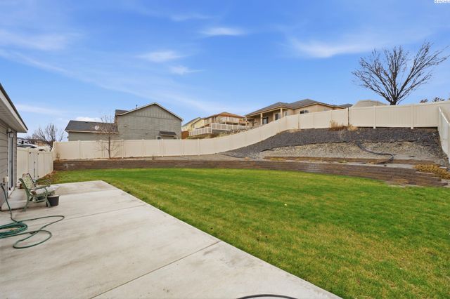 6101 Turf Paradise Dr., Pasco, WA 99301