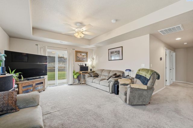 6101 Turf Paradise Dr., Pasco, WA 99301