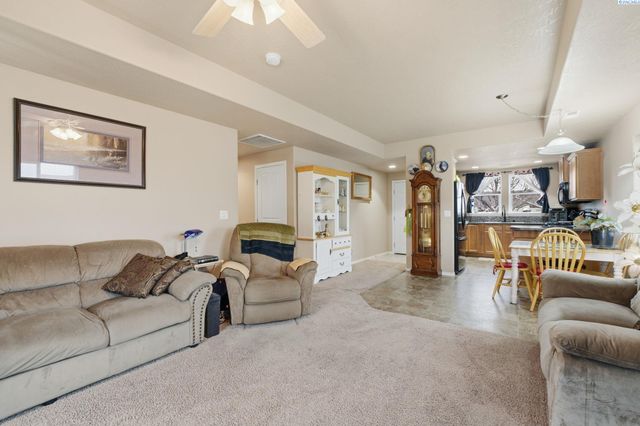 6101 Turf Paradise Dr., Pasco, WA 99301