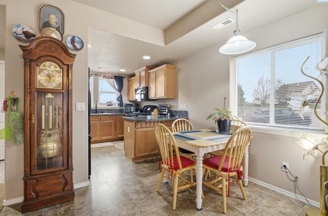 6101 Turf Paradise Dr., Pasco, WA 99301