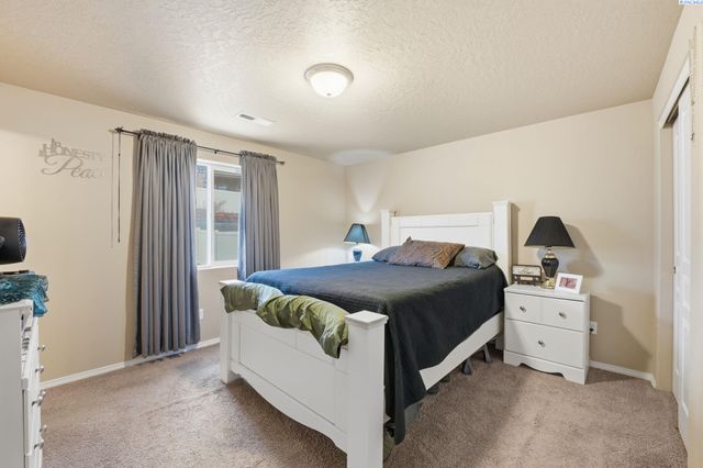 6101 Turf Paradise Dr., Pasco, WA 99301