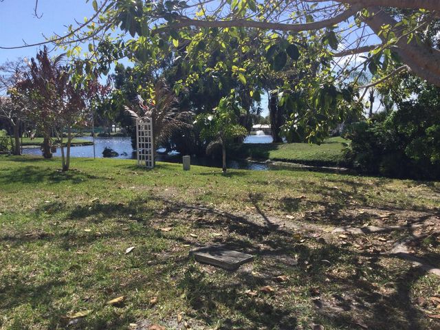 24 Golf Drive, Port St. Lucie, FL 34952