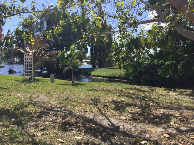 24 Golf Drive, Port St. Lucie, FL 34952