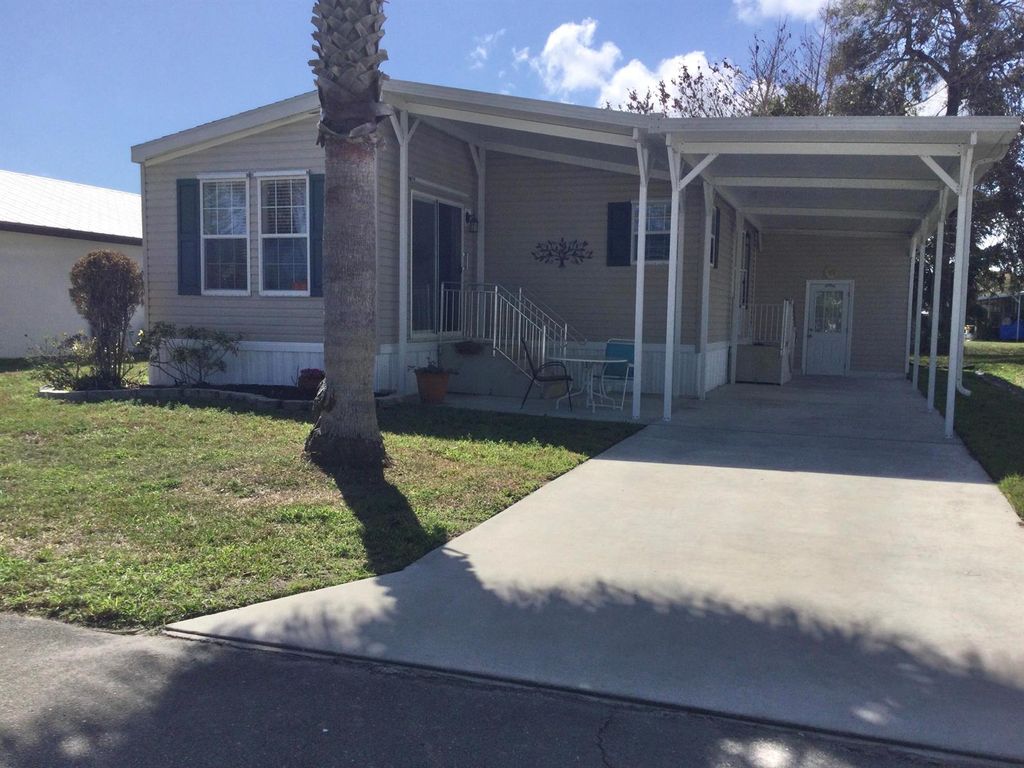 24 Golf Drive, Port St. Lucie, FL 34952