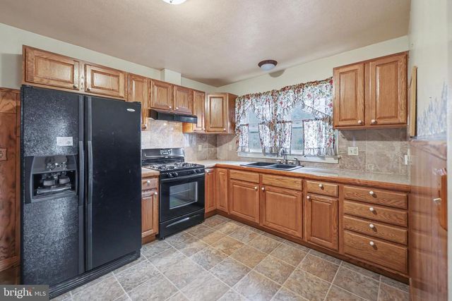 1029 4TH AVE, Harrisburg, PA 17113