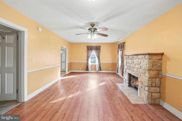 1029 4TH AVE, Harrisburg, PA 17113