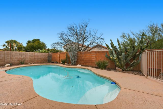 7422 W River Rim Place, Tucson, AZ 85743